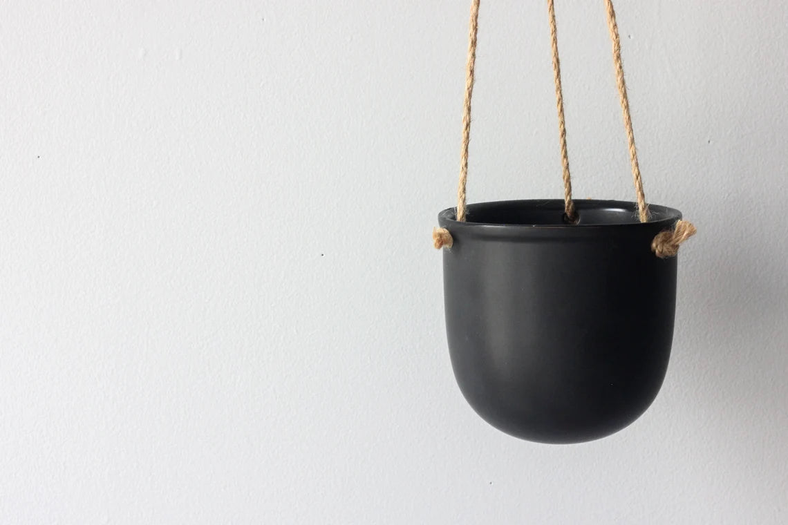 Matte Blk Ceramic Hang Vase Pot 4.5"