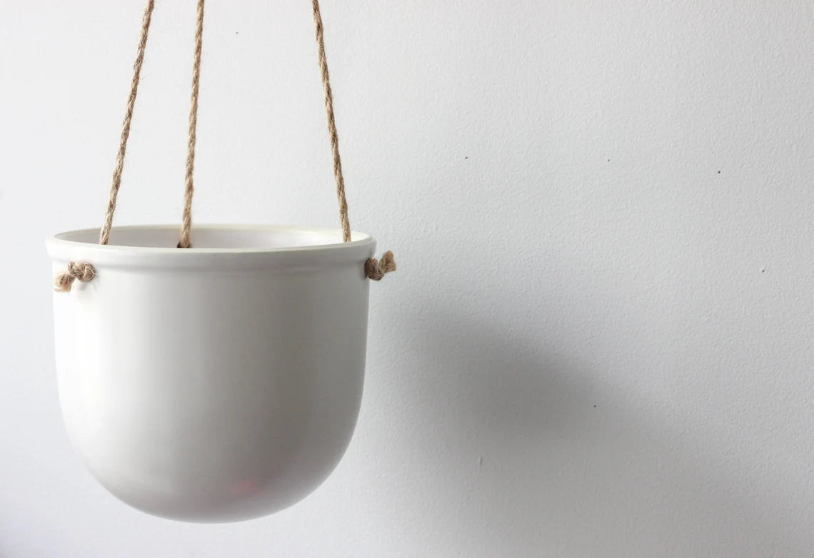 Matte Wh Ceramic Hang Vase Pot 4.5"